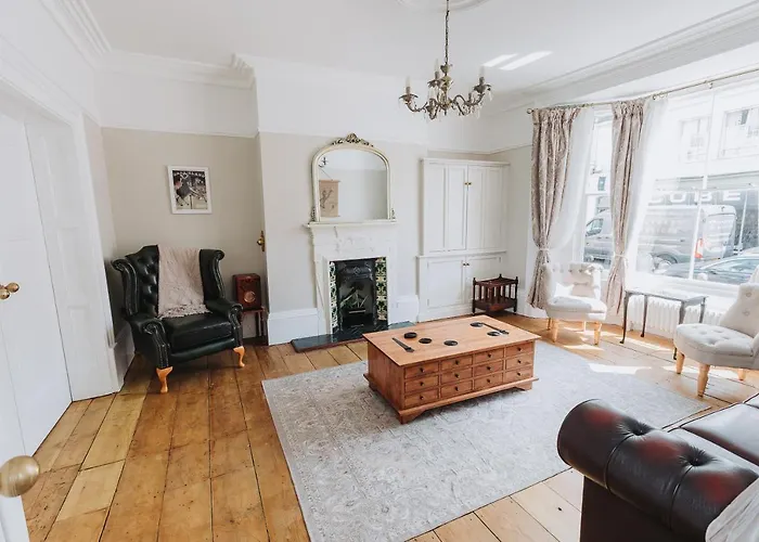 Stunning 5 Bedroom Period Property By The Sea