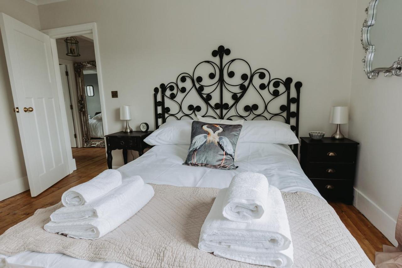 Holiday home Stunning 5 Bedroom Period By The Sea
